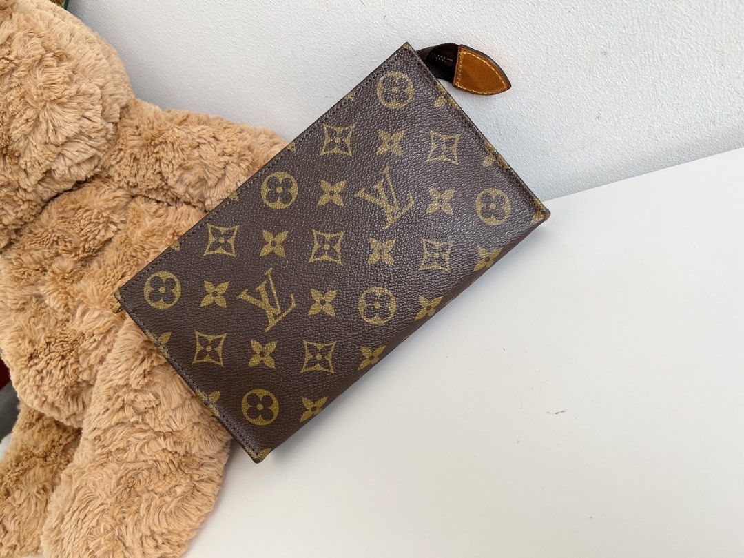 LOUIS VUITTON Authentic Toiletry 19 Clutch Purse Bag LV Pouch Monogram  Canvas Brown Vintage Collectible lv NO0948 Made in France in 1998