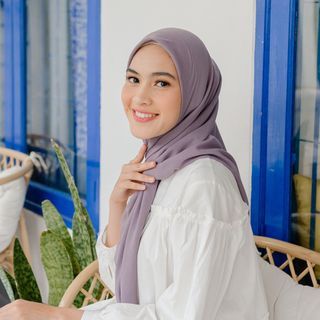 Lozy Hijab Mima Square warna Soft Purple Pastel