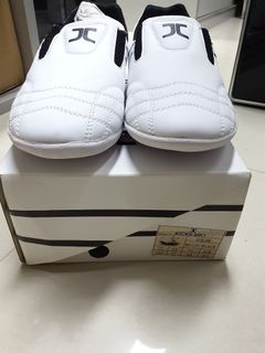 （分類：）位於 。 由 KWSPORTS 提交（商品編號 1194444995，圖片 1）。簡介： 。