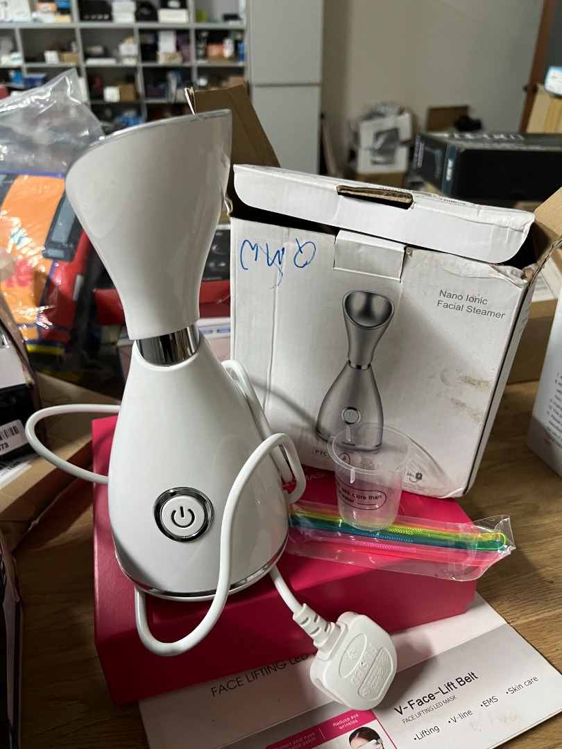 Nano Ionic Facial Steamer F0110/F01101; Warm Mist For Clear, Cleaner