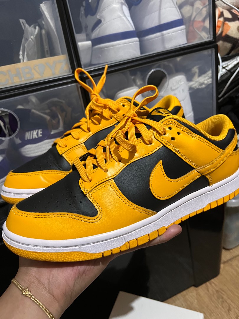 travis nike dunks