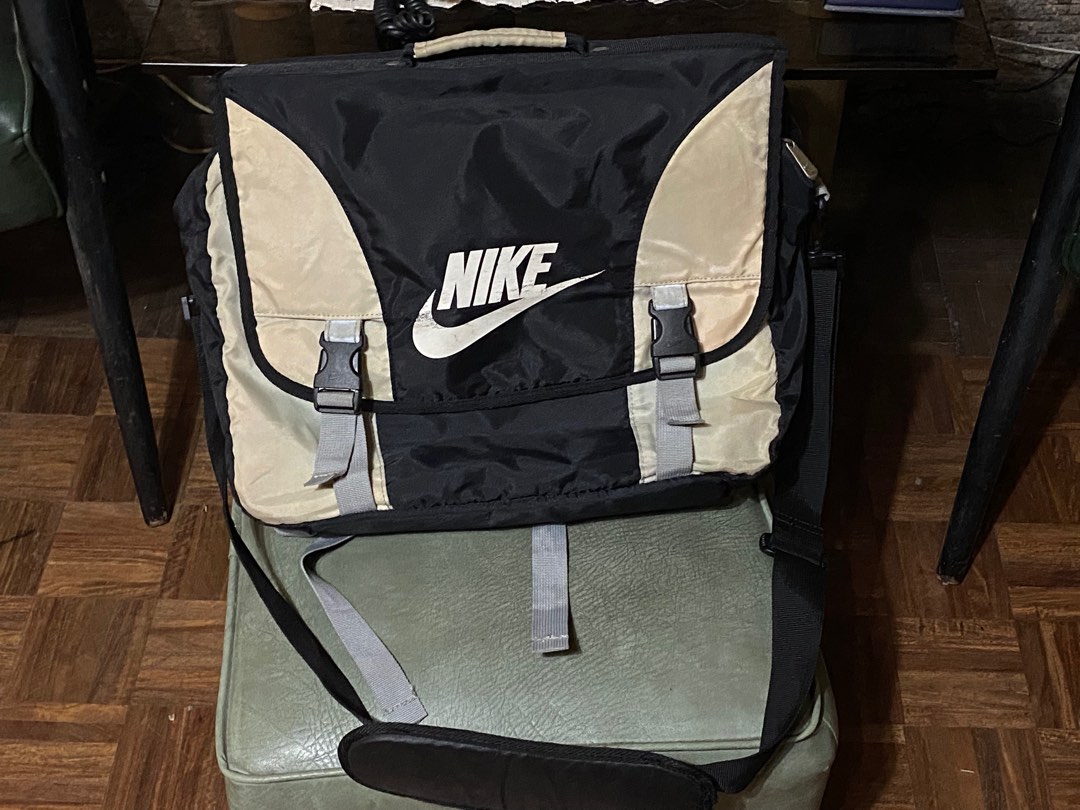 Nike Laptop / Backpack Bag, Men's Fashion, Bags, Backpacks on Carousell