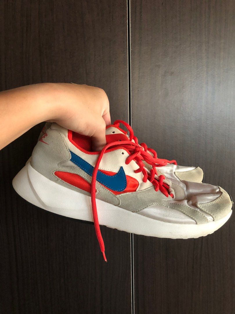 nike pantheos trainers in white