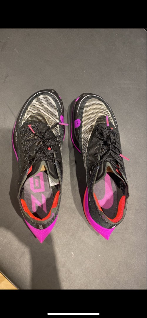 Nike ZoomX Vaporfly Next % (24.5cm), 男裝, 鞋, 波鞋- Carousell