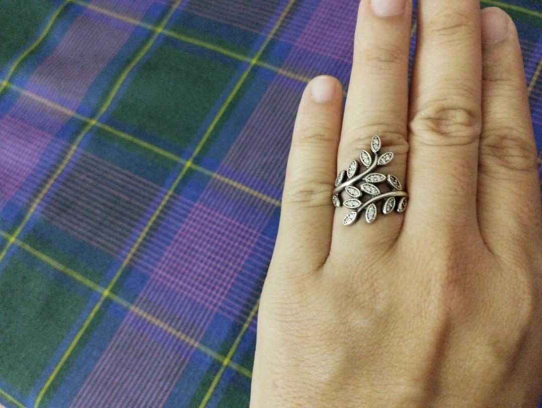 PANDORA SILVER RING (Category: Rings) located in Bayan Lepas. Submitted by MummyOR (Listing ID 1194384921, Image 1). Description: Pandora Silver 925 Ring Sorry no box. And need to go to Pandora to clean it (FOC) because too long keep into storage. No defect. Batu semua ada, tak ada kesan calar. Wear few times only. Selling because not wearing it anymore. 13cm diameter Not urgent sales, but is negotiable . Can self collect in Penang/Gurun..