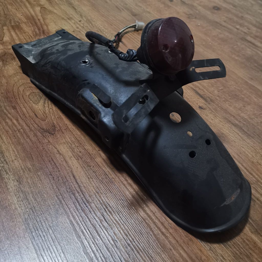 Cafe racer Rear Mudguard Fender Tailight plate number holder ...