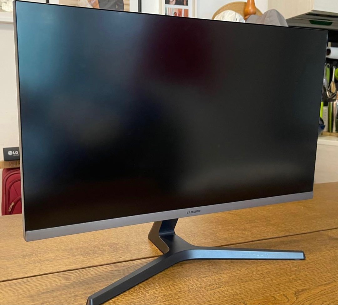 Samsung 28" 4k monitor, U28R550U, Computers & Tech, Parts & Accessories