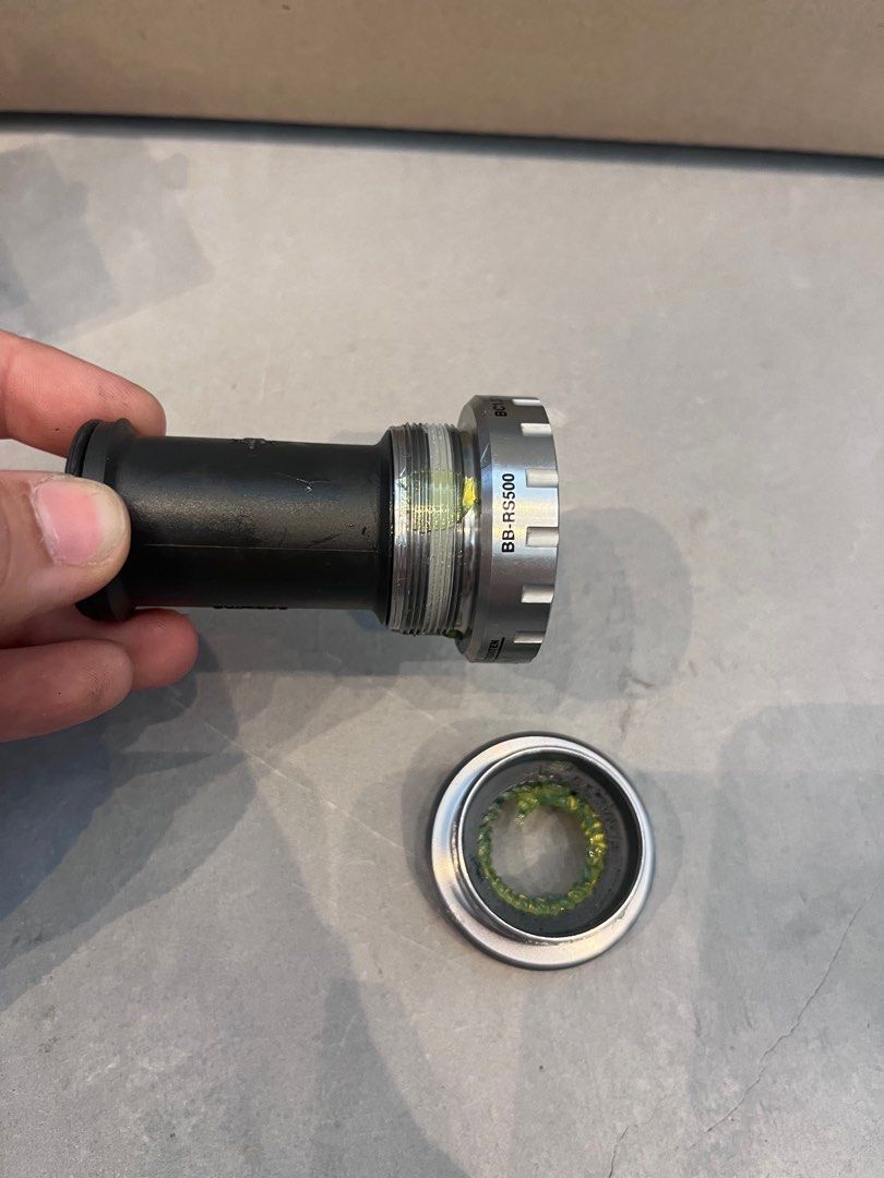 Shimano Tiagra RS500 Bottom Bracket, Sports Equipment, Bicycles & Parts