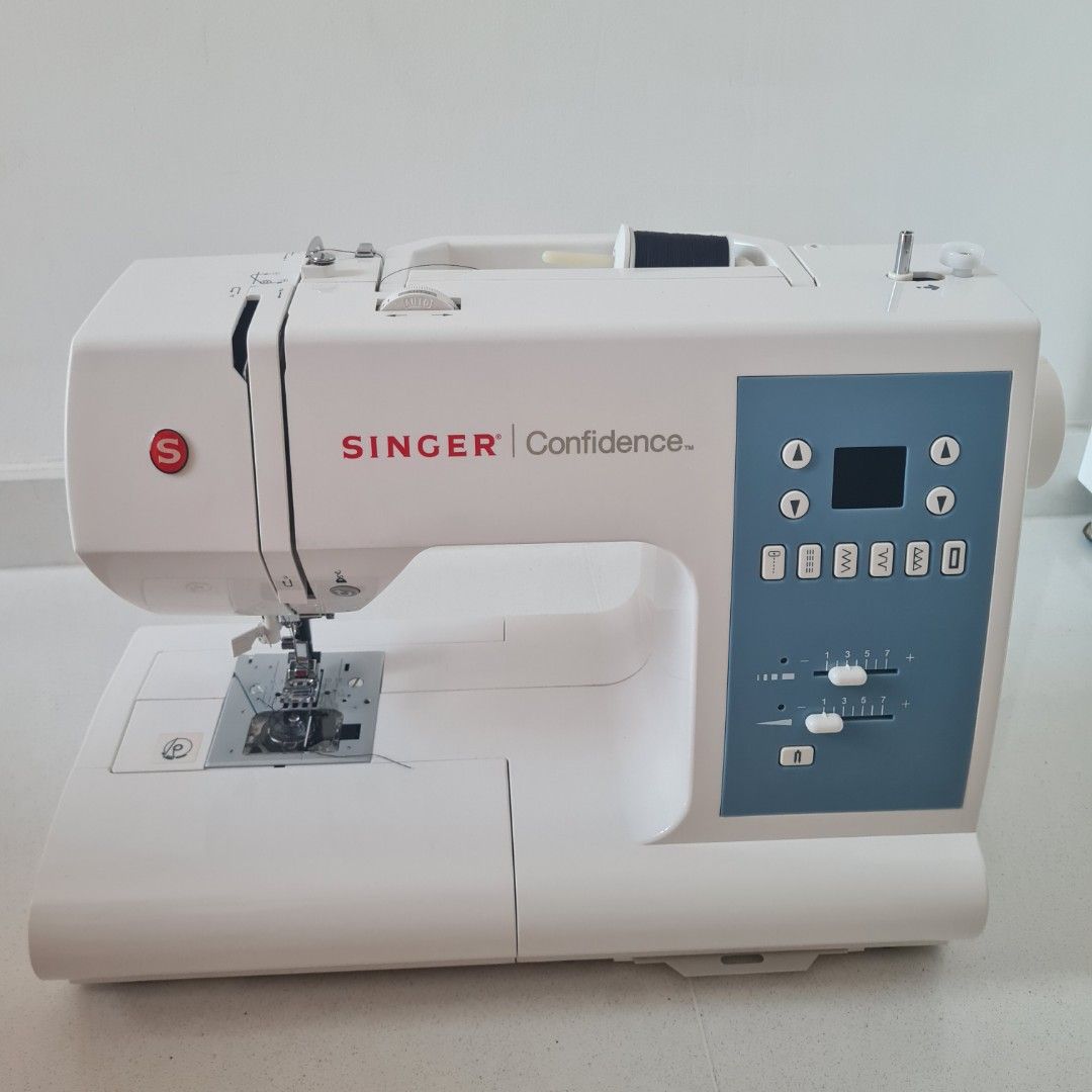 Singer Confidence 7465 sewing machine (Retail at 633), TV & Home