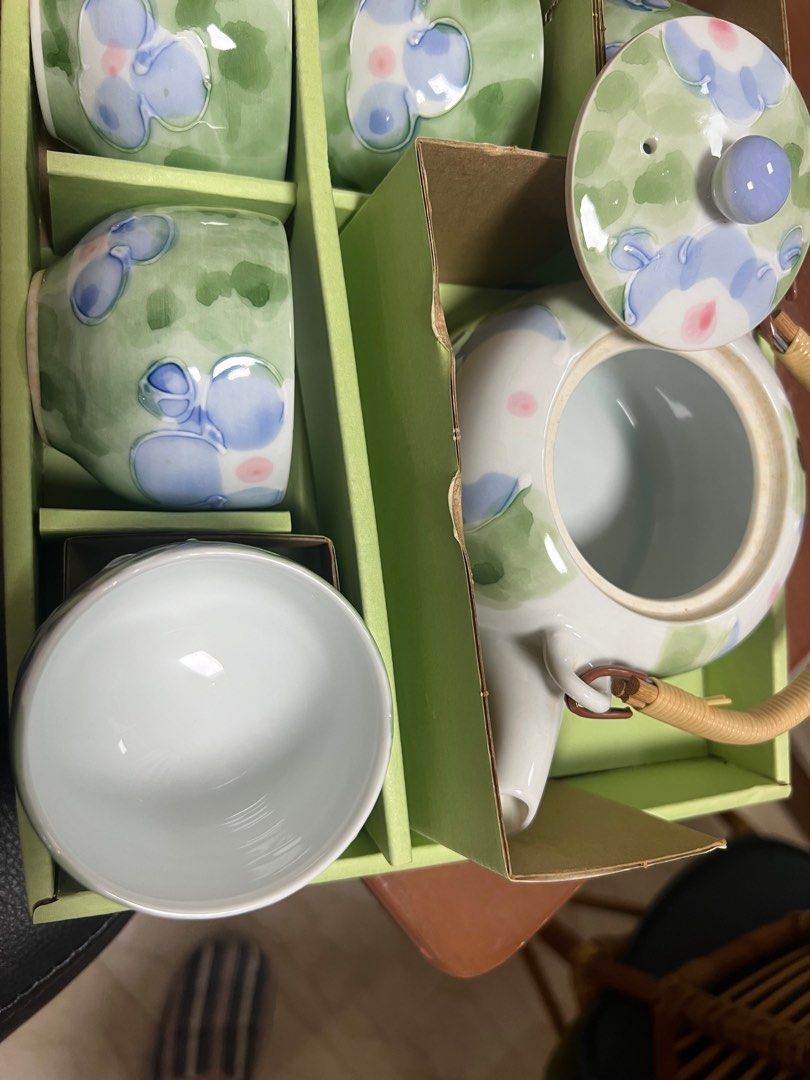 Tea set (Category: Coffee & Tea Tableware) located in Singapore. Submitted by misfate (Listing ID 1194500849, Image 2). Description: Bought this tea set more than 10 years ago, never used before as you can see from the inside of the cup. Still in original packaging. Looking to sell as I have no use for it. Dm if interested! .