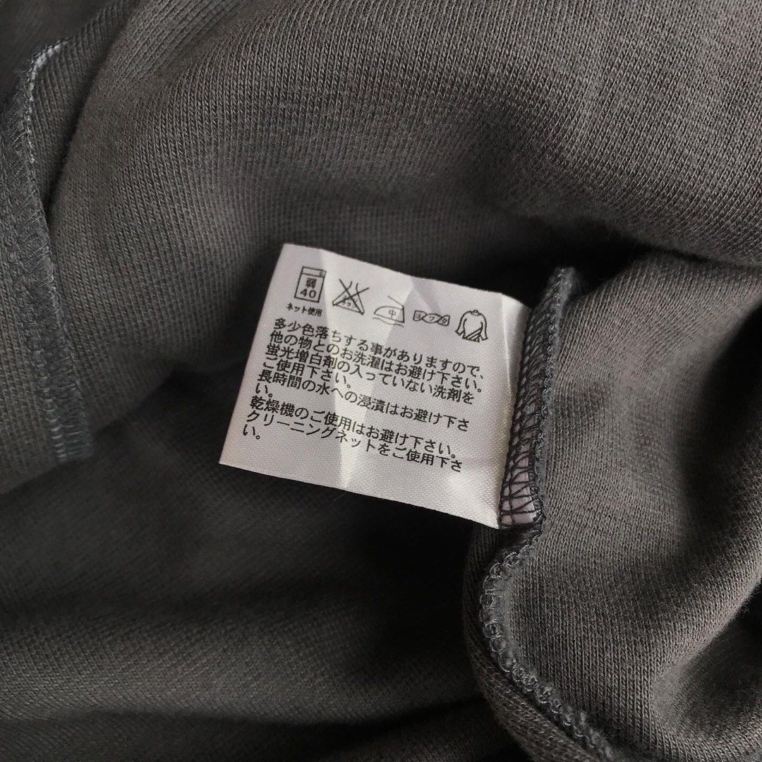 Kaos Vintage Uniqlo Made in USA Fesyen Pria Pakaian  Atasan di Carousell