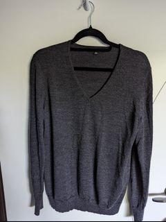 Uniqlo Extra fine Merino V neck sweater