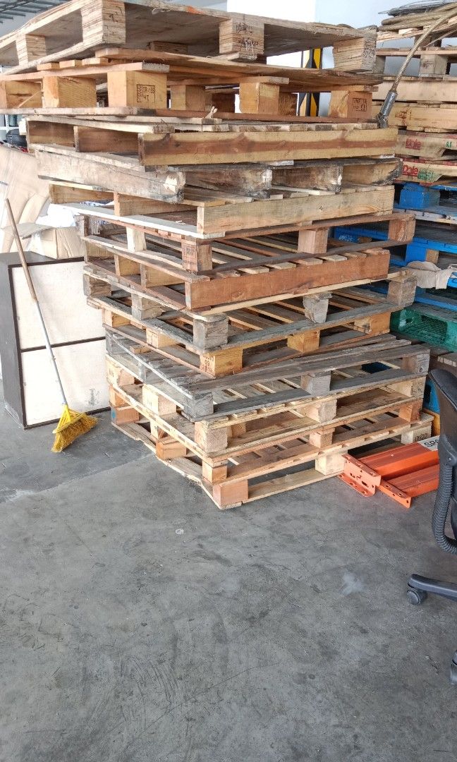 Used pallets for sale, Everything Else on Carousell