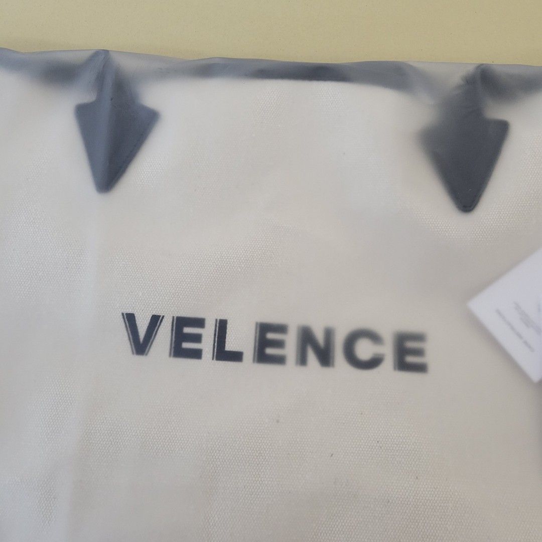 現貨) Velence tote bag (無盒) (Win Metawin), 興趣及遊戲, 收藏品及