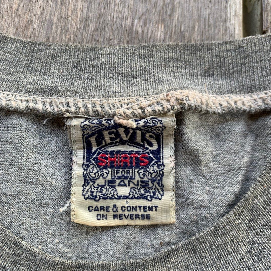 Vintage Levis Hawaii 90s T-shirt, Men's Fashion, Tops & Sets, Tshirts ...