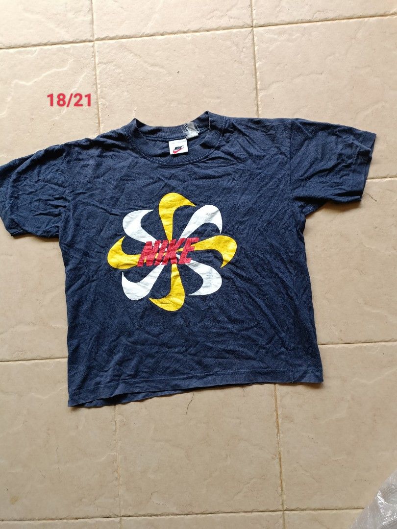 nike pinwheel tee
