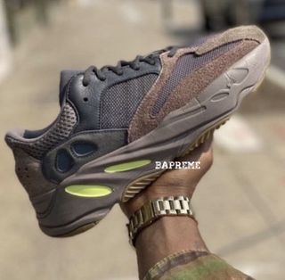 Yeezy mauve hotsell 700 for sale