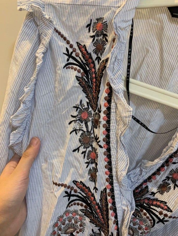 Zara blouse (Category: Blouses) located in Santa Rosa. Submitted by lenborbs (Listing ID 1194442912, Image 2). Description: Zara woman wrap around blouse,medium size but can also fit small and large NOTE: ALL ITEMS POSTED IS AVAILABLE UNLESS THERE IS A SOLD MARK.