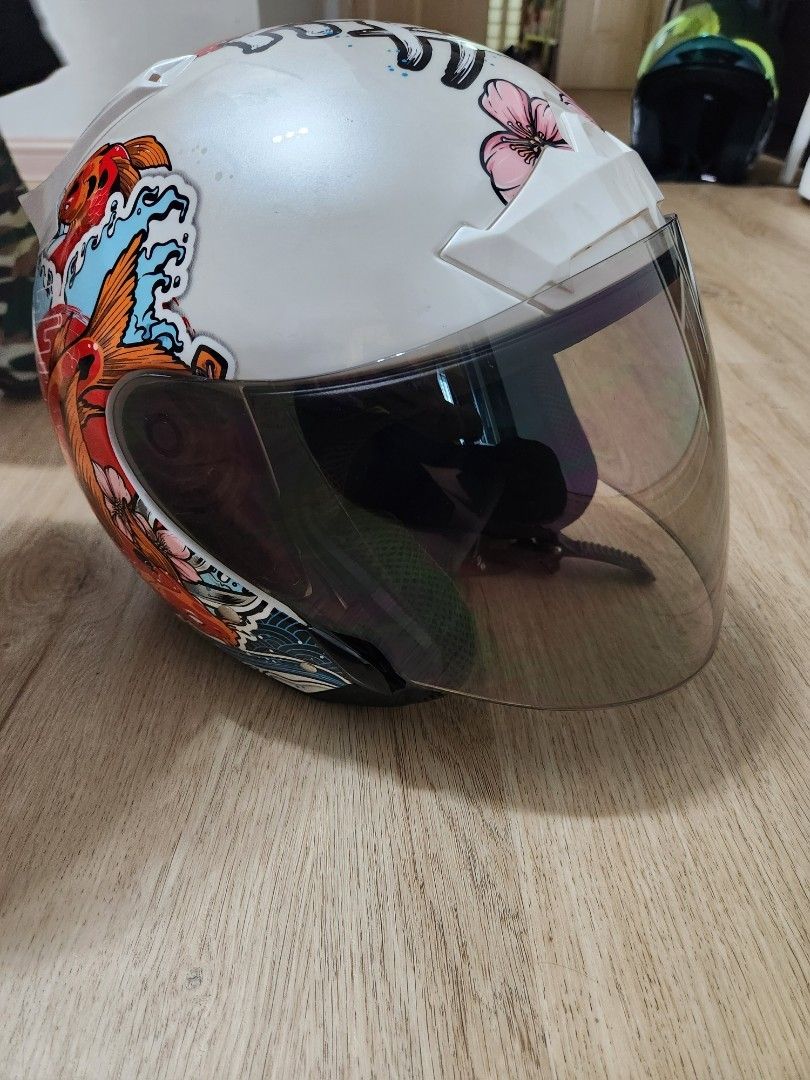 Zeus Helmet, Motorbikes on Carousell