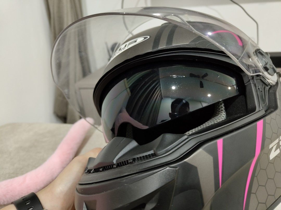 Zeus Helmet, Motorbikes on Carousell