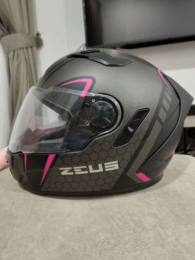 Zeus Helmet, Motorbikes on Carousell