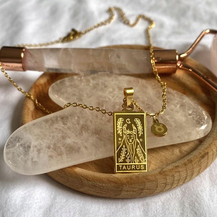 Gold shop aesthetic jewelry