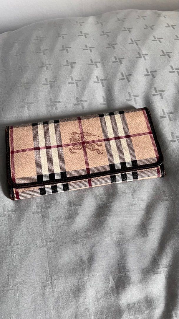 100% authentic vintage Burberry wallet in perfect