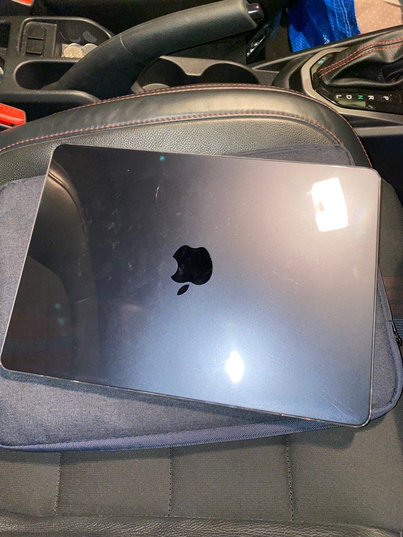 2022 Macbook Air M2 Midnight Blue (256Gb) - 101% Like New!, Computers &  Tech, Laptops & Notebooks On Carousell