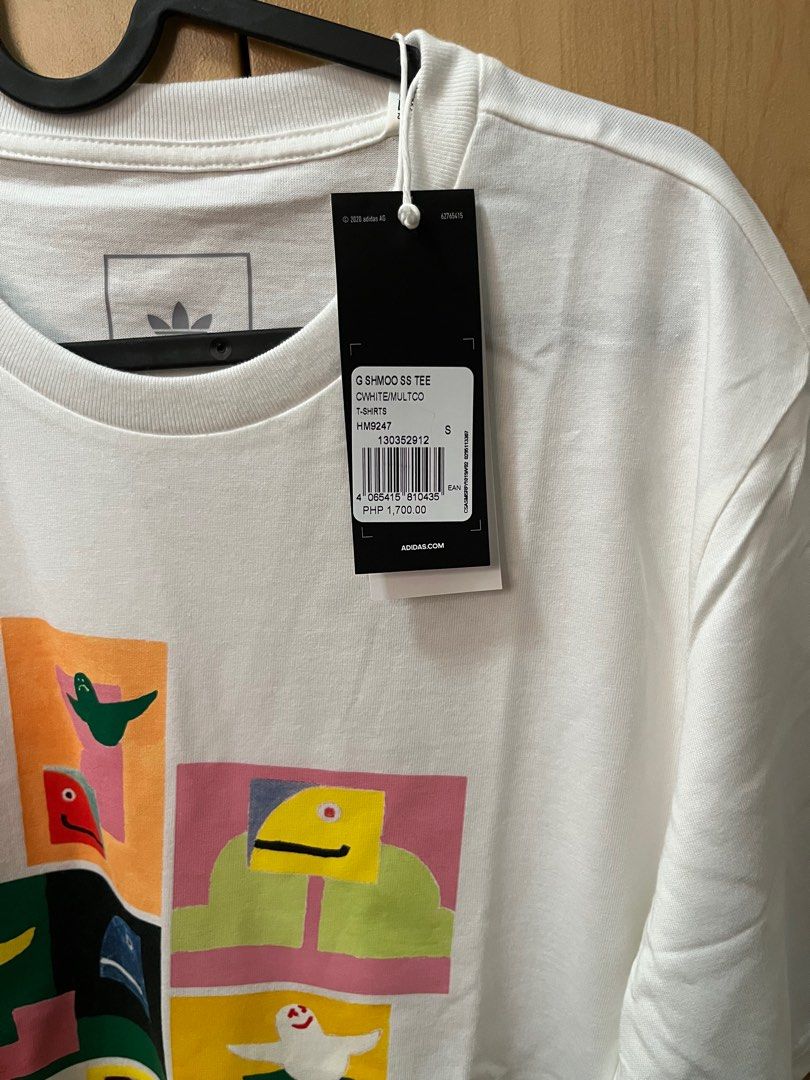 Adidas shmoofoil shirt (Category: Tshirts & Polo Shirts ) located in Manila. Submitted by marion30 (Listing ID 1200018434, Image 2). Description: For sale adidas shmoofoil shirt Size: Small Dimension 20"x28.5" Can fit medium size Brand new with tag Discounted price: 1000 Mall price: 1700.