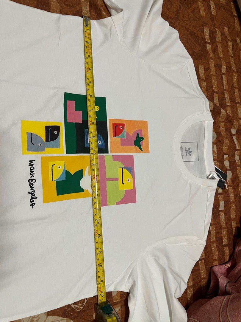 Adidas shmoofoil shirt (Category: Tshirts & Polo Shirts ) located in Manila. Submitted by marion30 (Listing ID 1200018434, Image 3). Description: For sale adidas shmoofoil shirt Size: Small Dimension 20"x28.5" Can fit medium size Brand new with tag Discounted price: 1000 Mall price: 1700.