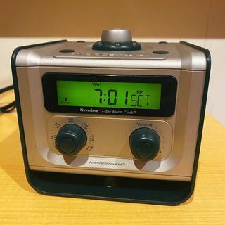 American Innovative NL7DAC-PO Neverlate 7-Day Alarm Clock Digital AM/FM