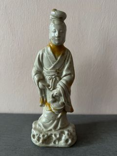 (Category: ) located in . Submitted by Yong_Family_Treasures (Listing ID 1200194030, Image 1). Description: .