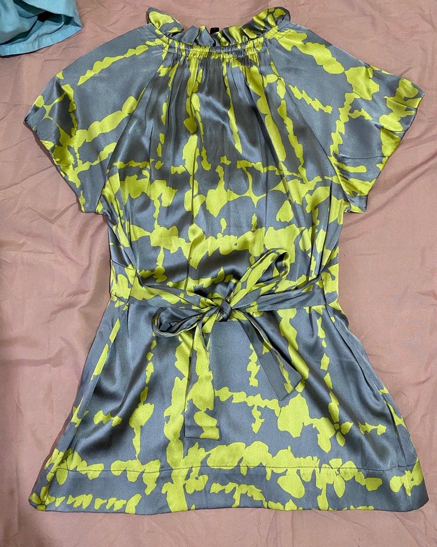 Authentic BCBG Maxazria Satin Blouse (Category: Blouses) located in Manila. Submitted by crystalarr (Listing ID 1200201224, Image 2). Description: Authentic BCBG Maxazria Satin Blouse 💵 ₱500 only! ✨ Satin/silk material. Feels comfy and light when worn ✨ Authentic or money back. Bought in U.S ✨ Worn only once ✨ No issue. Not worn out ✨ Complete buttons ✨ Tie at the back ✨ Size: fits XS-Small ✨ RSF: Decluttering 🚗 Shipping nationwide just add ₱70