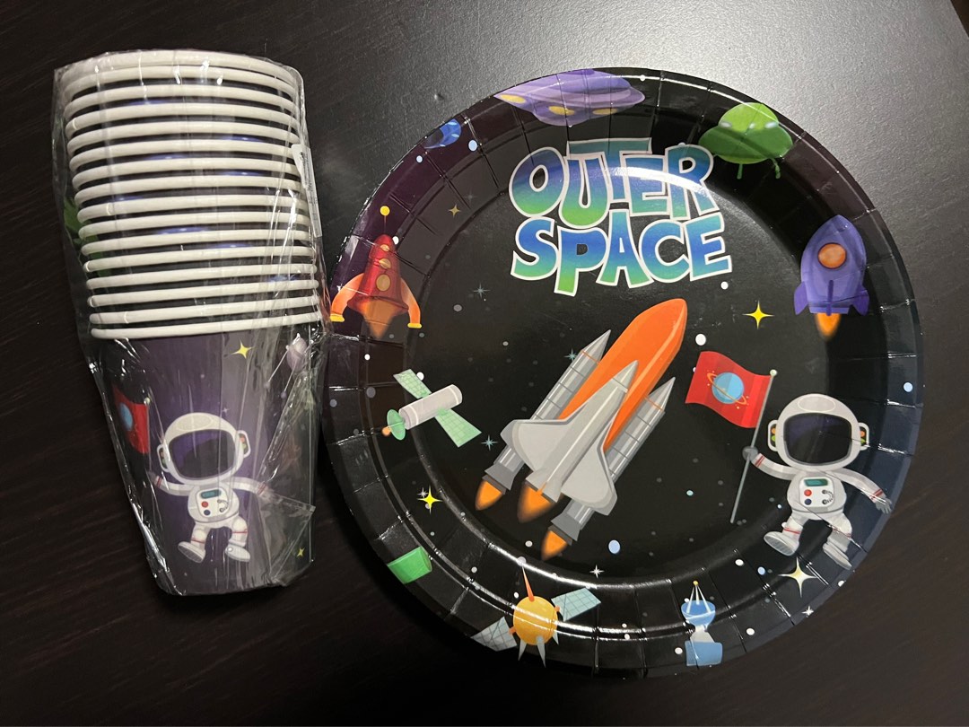 Outer Space Theme Paper Plates, Hobbies & Toys, Stationery & Craft