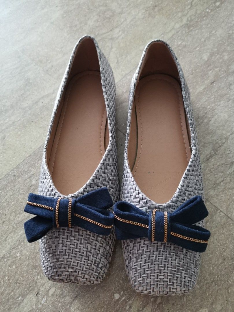 Brand new navy blue flats Women s Fashion Footwear Flats on