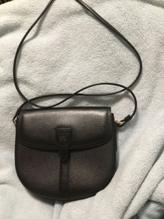 BURBERRY馬鞍牛皮斜背包