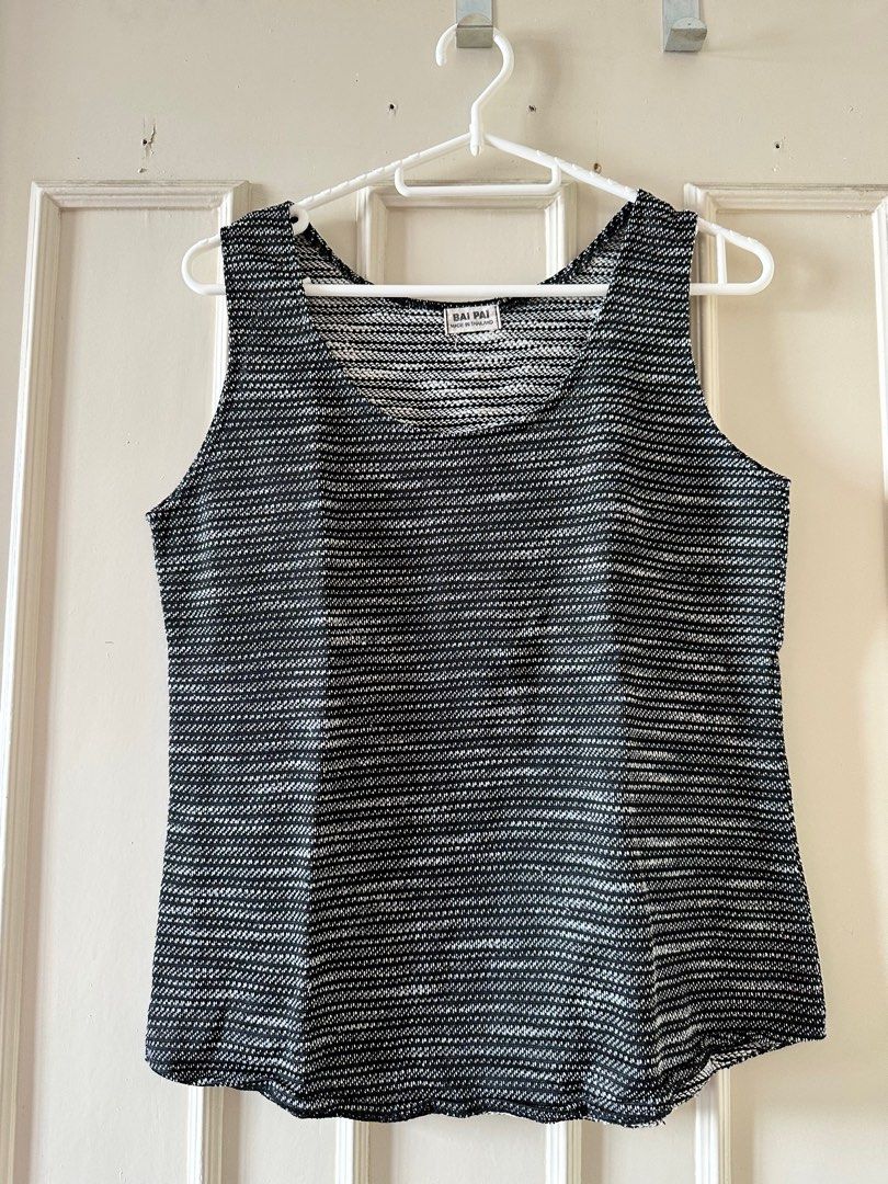 B&W Sleeveless from Thailand (Category: Sleeveless) located in Manila. Submitted by loveditemsbyja (Listing ID 1200082800, Image 1). Description: Best fits small-med Really nice in actual!.
