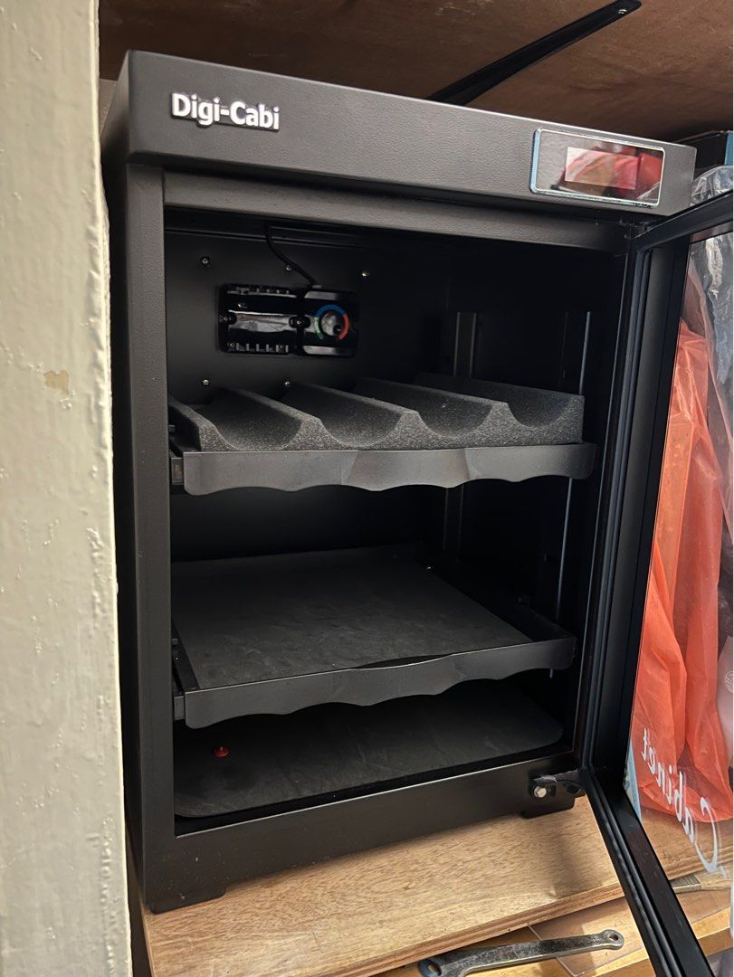 ( NOT WORKING), Photography, Photography Accessories, Dry Boxes