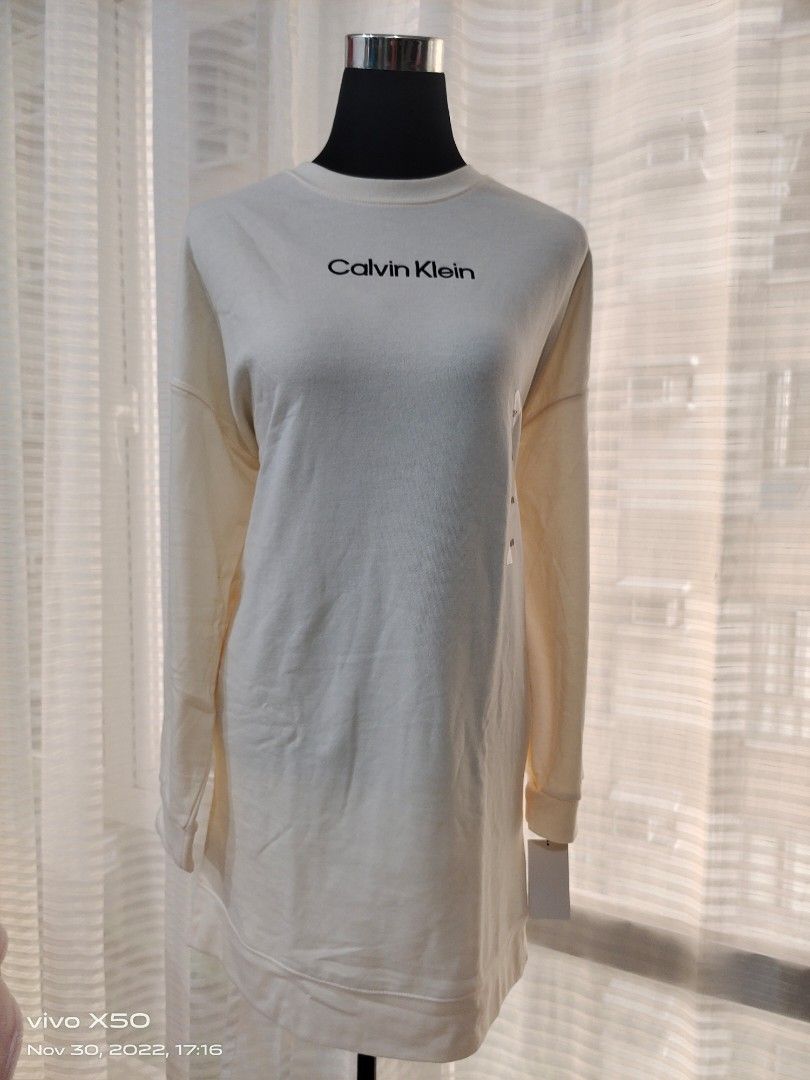 Calvin Klein Sweater dress, Women's Fashion, Dresses & Sets, Dresses on  Carousell