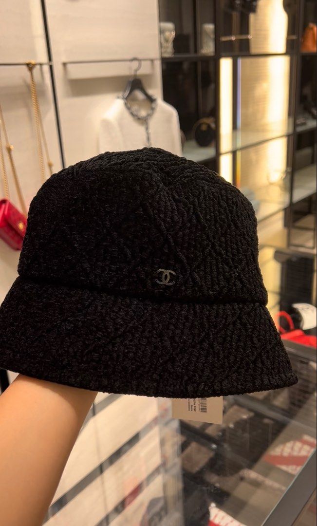 Chanel fluffy bucket hat deals