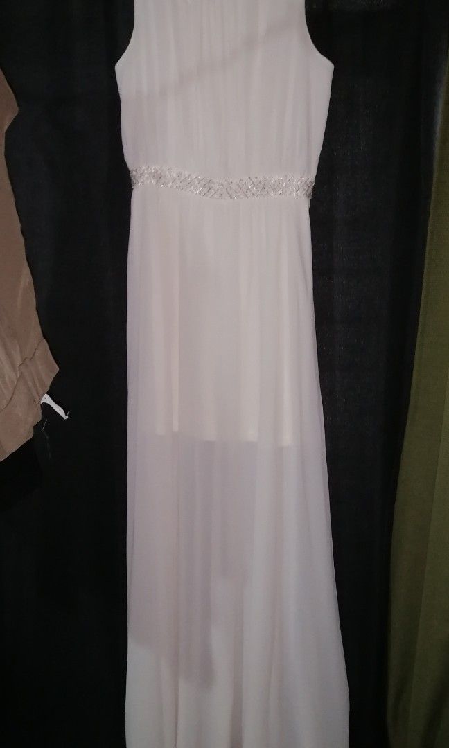 Chiffon Formal Dress (Cream) (Category: Evening dresses & gowns) located in Mandaluyong City. Submitted by DJZ_BOUTIQUE (Listing ID 1200100397, Image 1). Description: Used once. Good for wedding..