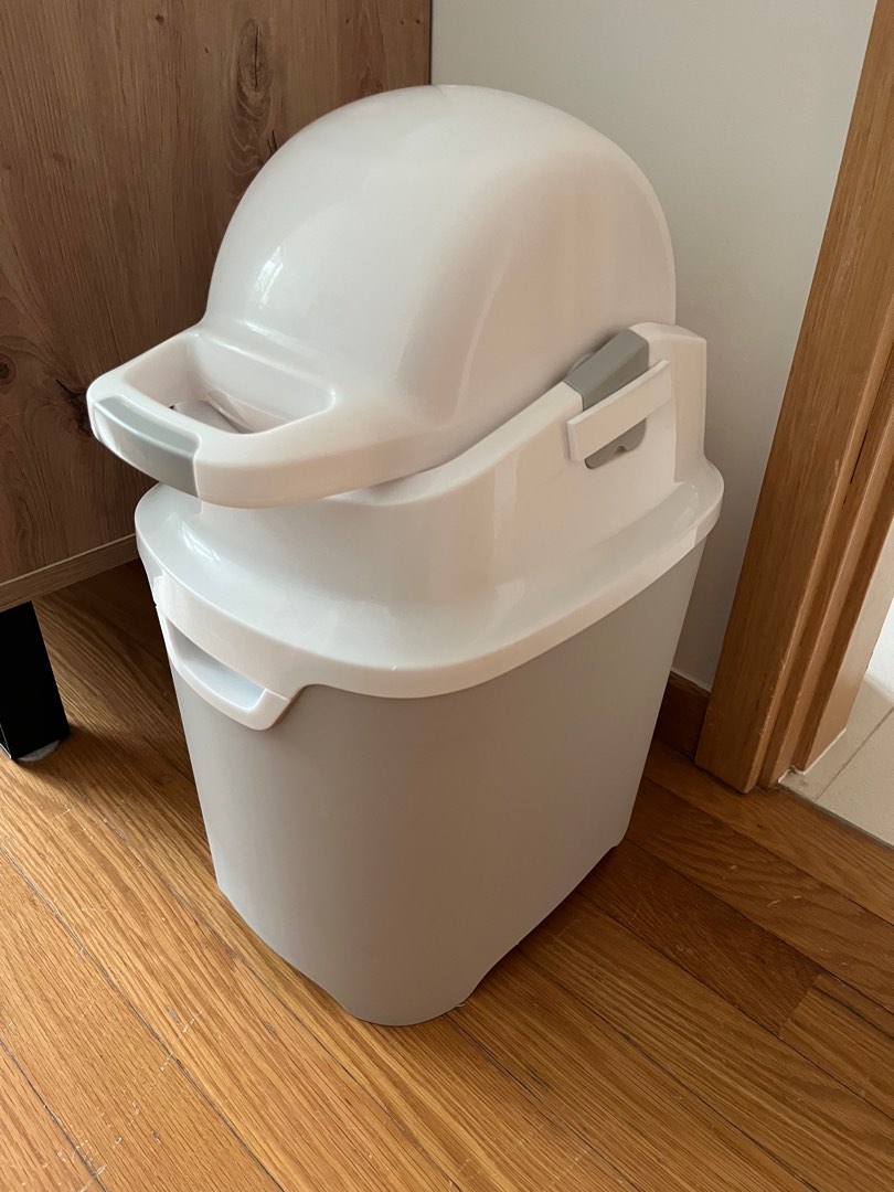 Diaper Champ Bin, Babies & Kids, Bathing & Changing, Other Baby Bathing