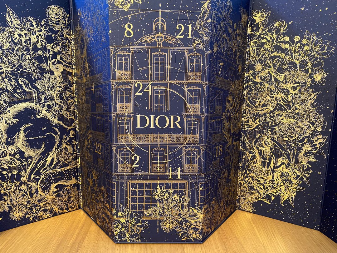 Dior Calendar 日曆, 名牌, 飾物及配件 Carousell