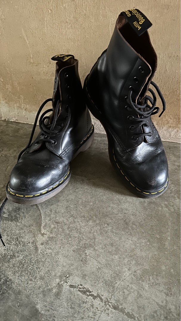 DR MARTENS BOOTS (1460), Men's Fashion, Footwear, Boots on Carousell