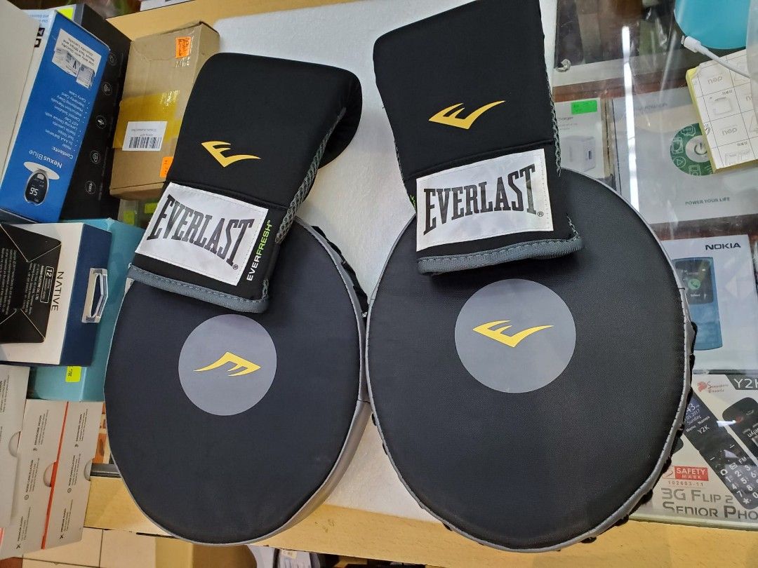 Everlast boxing fitness kit top