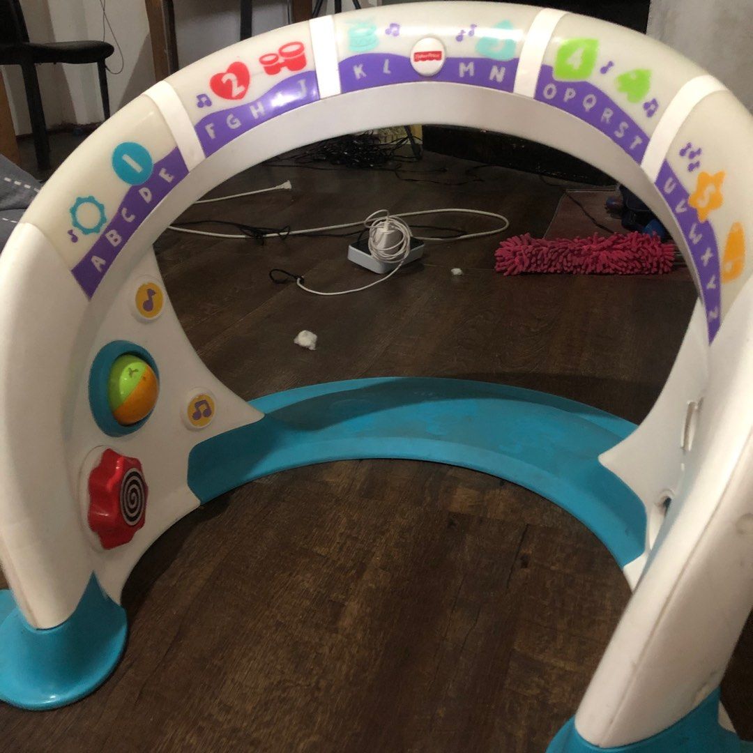 Fisher Price Bright Beats Smart Touch Playspace (Category: Other Kids Furniture) located in Caloocan City. Submitted by kahitanozone (Listing ID 1200072058, Image 3). Description: Ages - 0-3 yrs old Interactive Toy for crawling baby up to toddler Touch Smart Space.