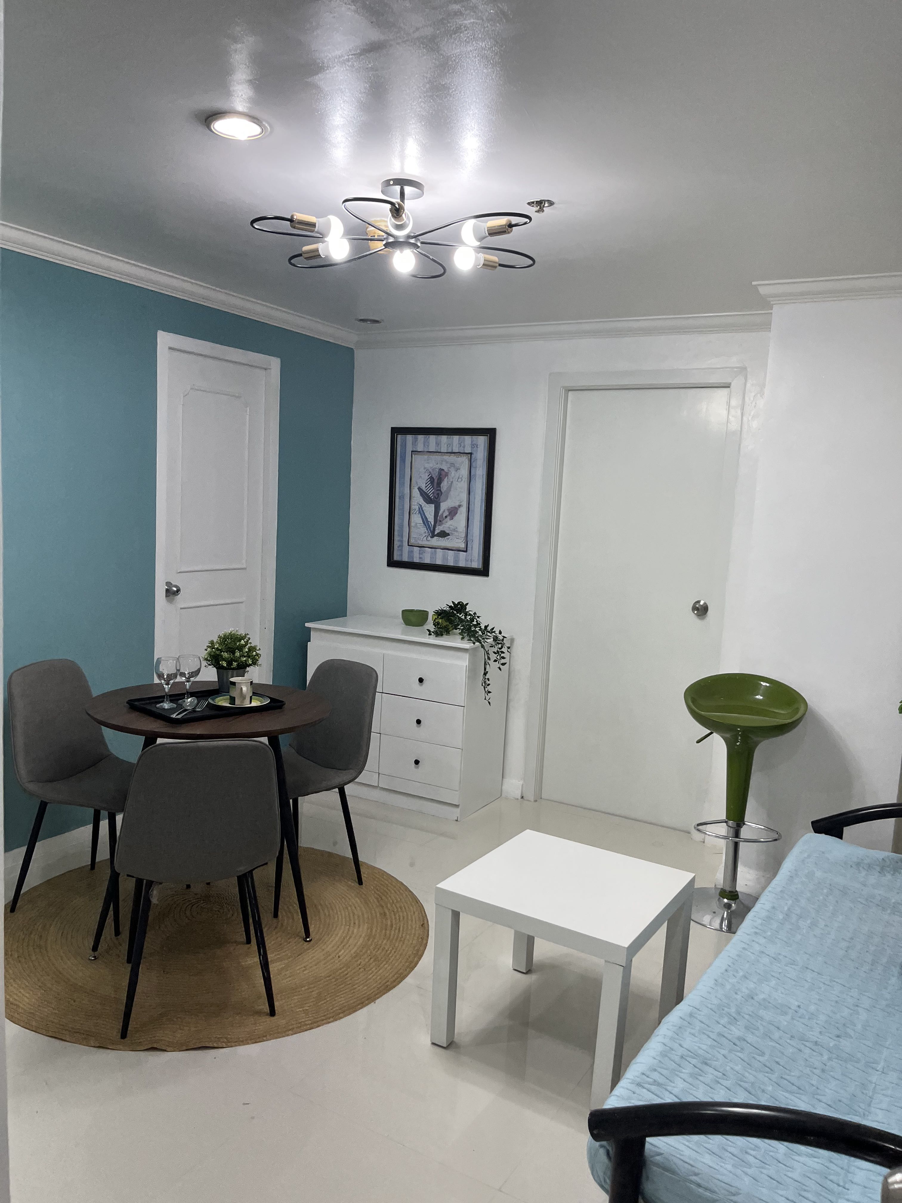 PRICE REDUCTION For RENT Newly renovated fully furnished 1 bedroom