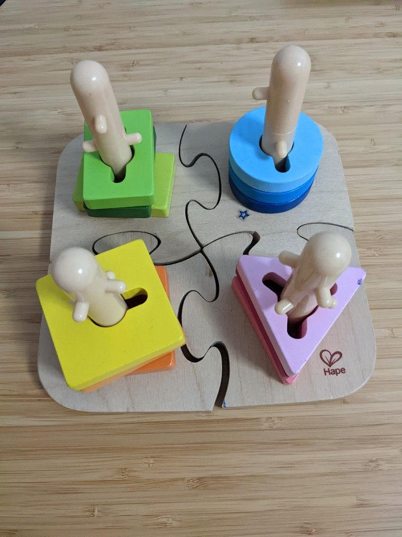 HAPE Toys / Wooden Peg Puzzle / (Made in Switzerland), Babies & Kids