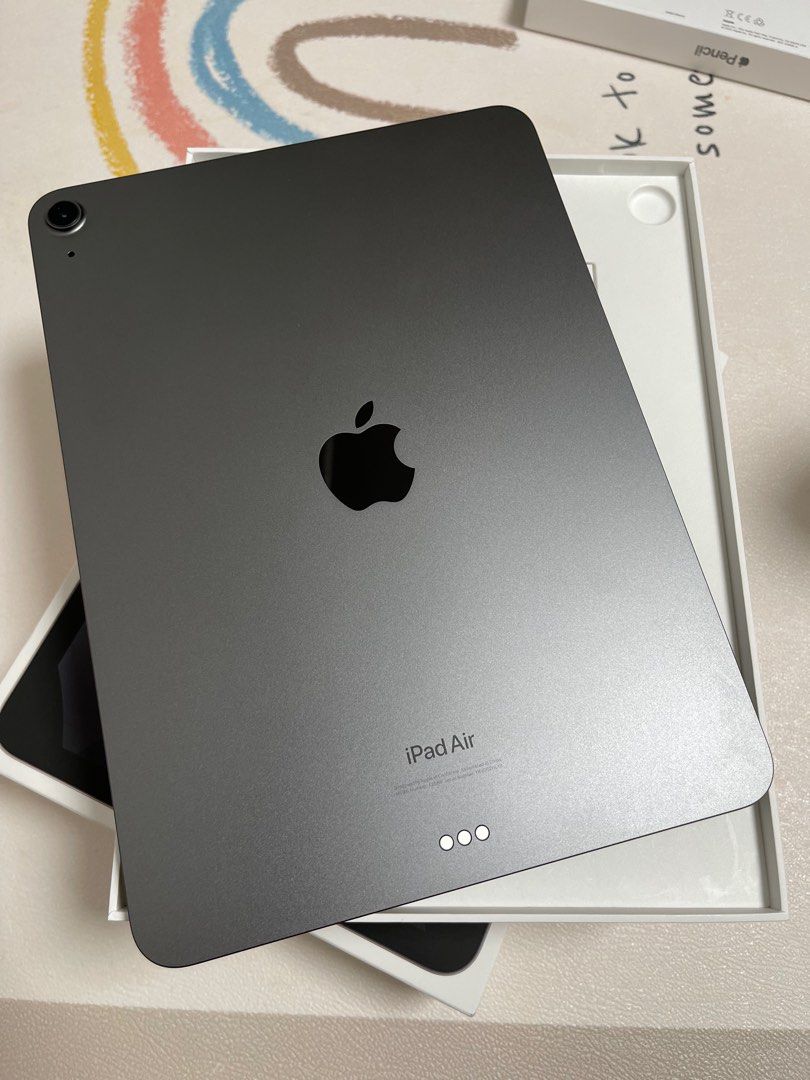 iPad Air5 灰色64gb 兩年Apple care, 手提電話, 平板電腦, 平板電腦