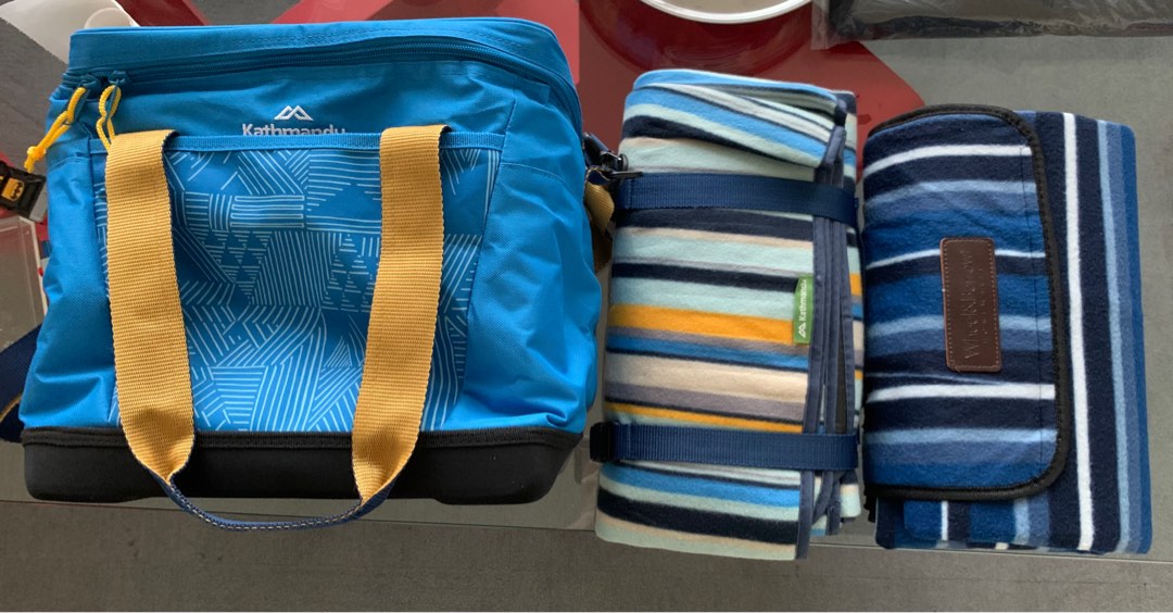 PicnicSetGo! Kathmandu Cooler Bag & 2 Picnic Mats, Sports Equipment